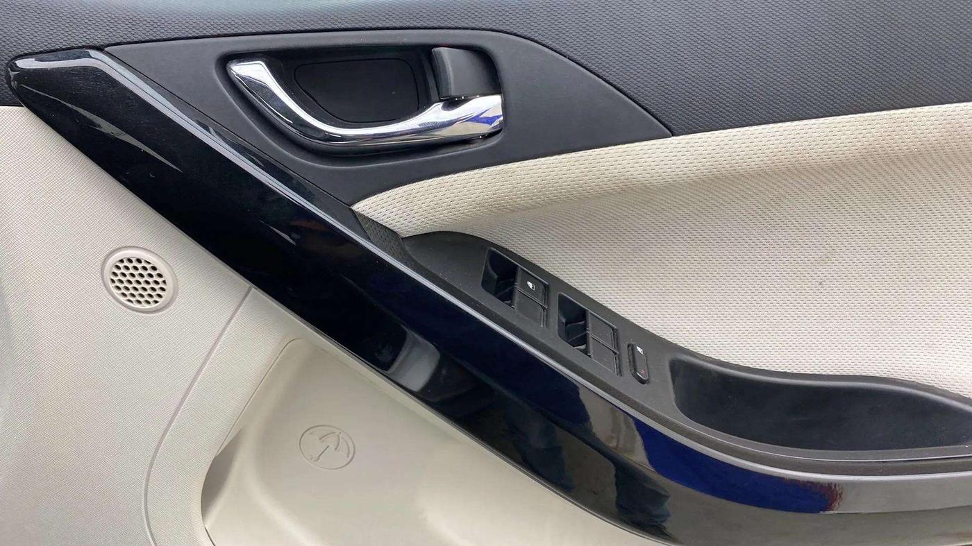 2020 Tata NEXON XZ PLUS PETROL, Petrol, Manual, 54,431 km, Driver Side Door Panels Control