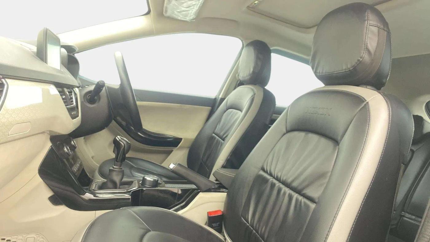 2023 Tata NEXON XZ PLUS PETROL SUNROOF, Petrol, Manual, 15,964 km, Right Side Front Door Cabin
