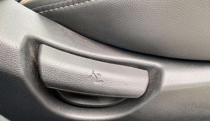 2019 Hyundai Grand i10 SPORTZ 1.2 KAPPA VTVT, Petrol, Manual, 54,456 km, Driver Side Adjustment Panel
