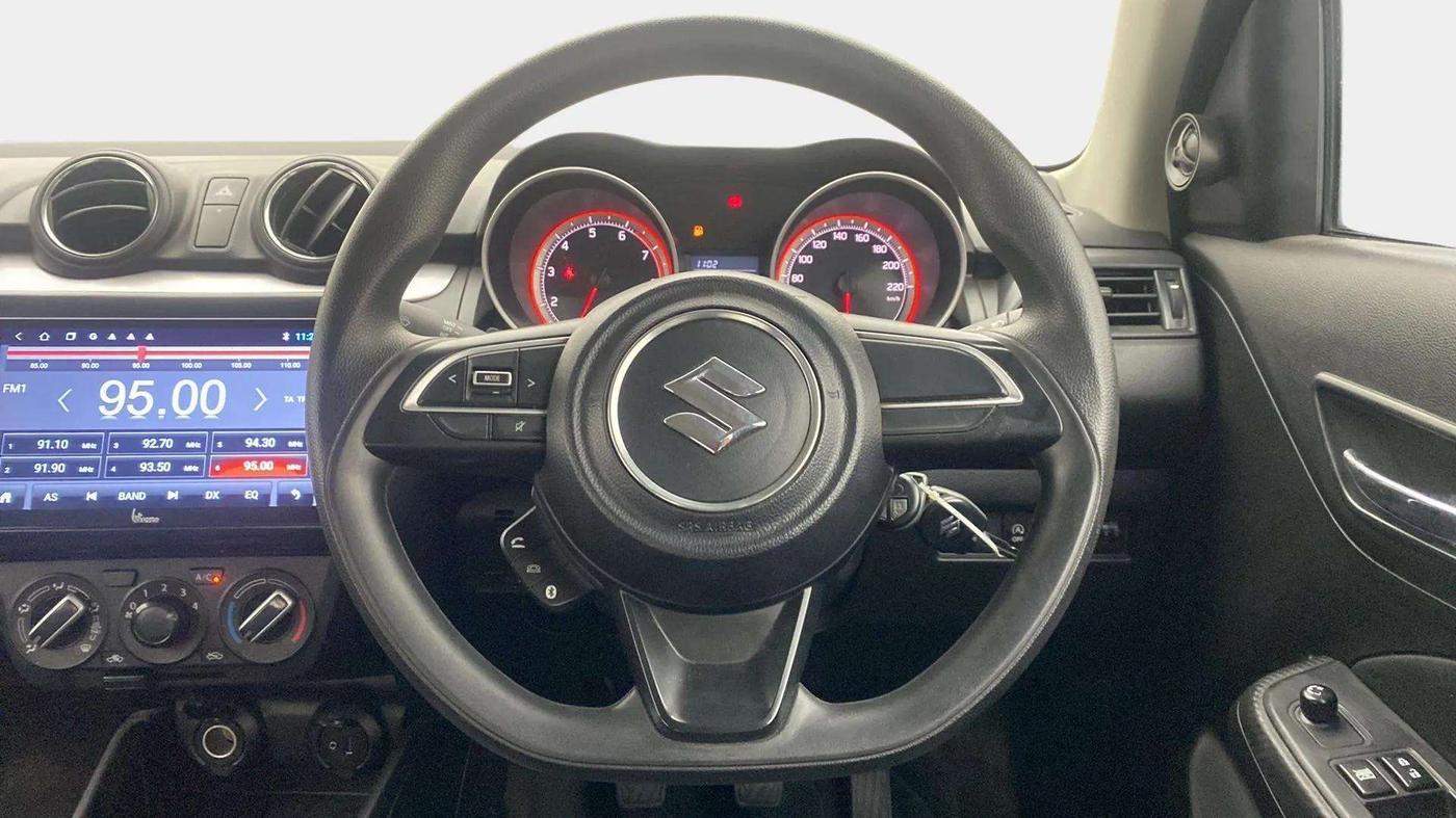 2021 Maruti Swift VXI, Petrol, Manual, 33,518 km, Steering Wheel Close Up