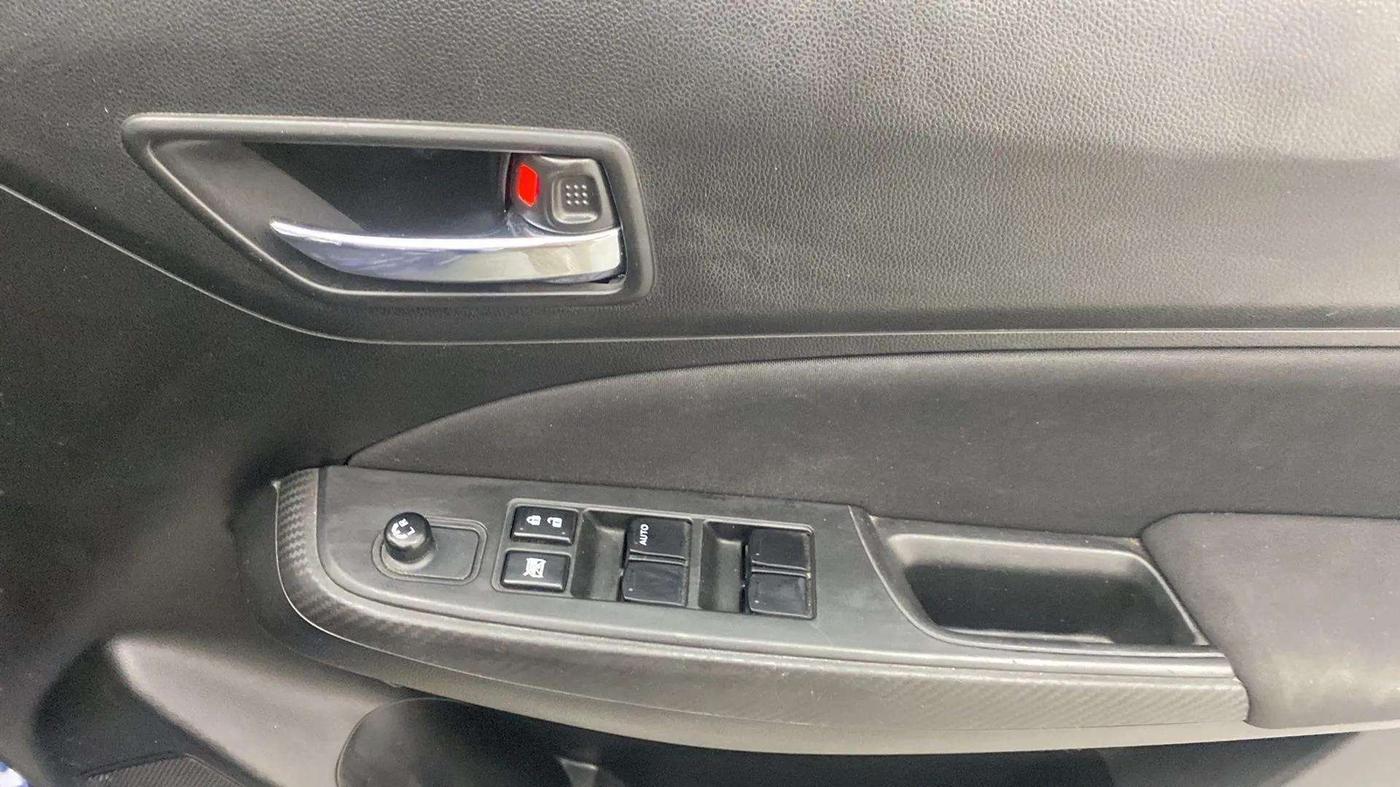 2021 Maruti Swift VXI, Petrol, Manual, 33,518 km, Driver Side Door Panels Control