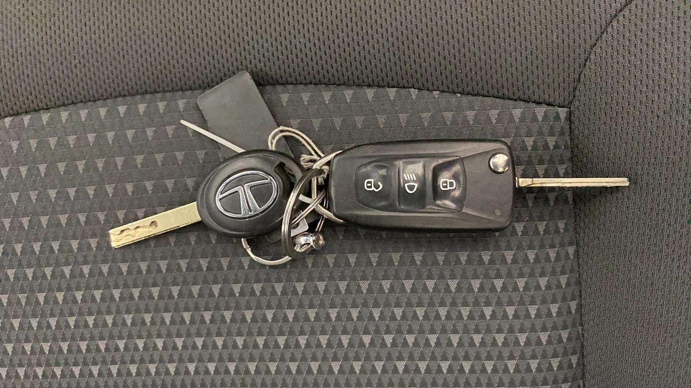 2019 Tata Tiago XZA PLUS DUAL TONE PETROL, Petrol, Automatic, 36,403 km, Key Close Up