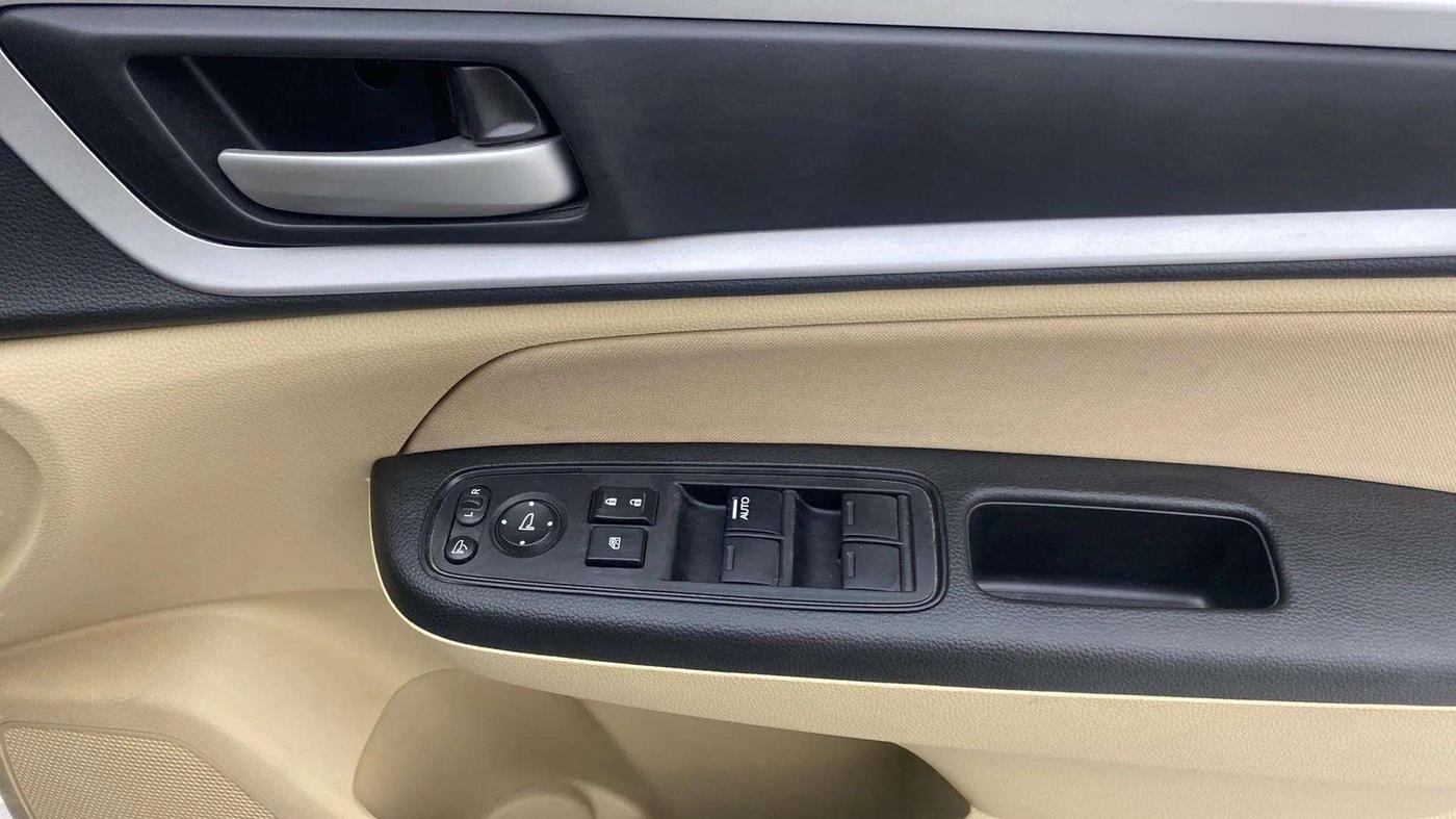2022 Honda Amaze 1.2L I-VTEC VX CVT, Petrol, Automatic, 22,808 km, Driver Side Door Panels Control