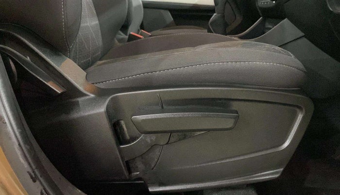 2022 Tata PUNCH ACCOMPLISHED MT, Petrol, Manual, 3,793 km, Driver Side Adjustment Panel