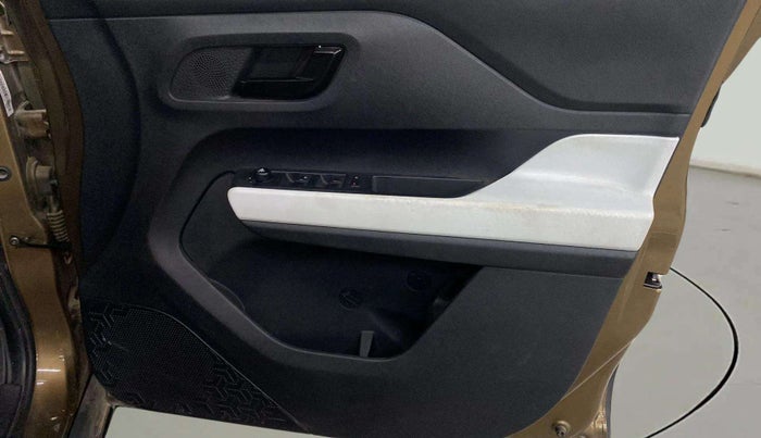 2022 Tata PUNCH ACCOMPLISHED MT, Petrol, Manual, 3,793 km, Driver Side Door Panels Control