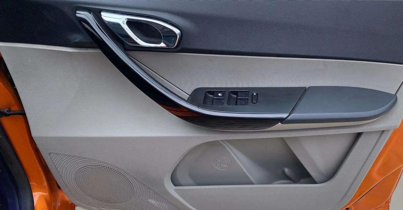 2019 Tata Tiago XZ PLUS PETROL, Petrol, Manual, 56,568 km, Driver Side Door Panels Control