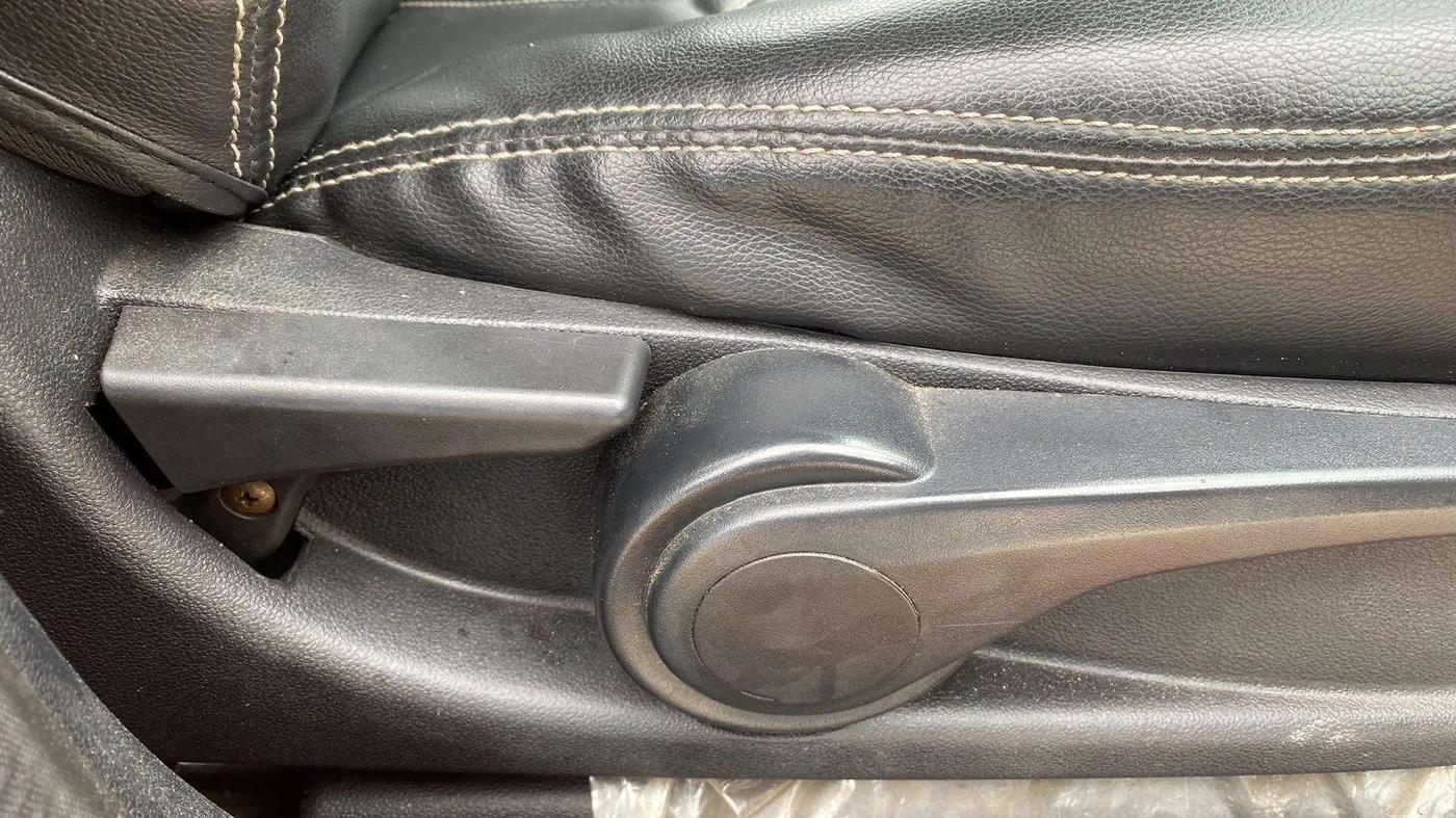 2019 Tata Tiago XZ PLUS PETROL, Petrol, Manual, 56,568 km, Driver Side Adjustment Panel
