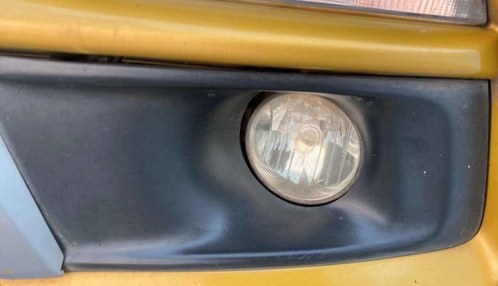 2017 Maruti Vitara Brezza ZDI PLUS DUAL TONE, Diesel, Manual, 76,415 km, Left fog light - Minor damage