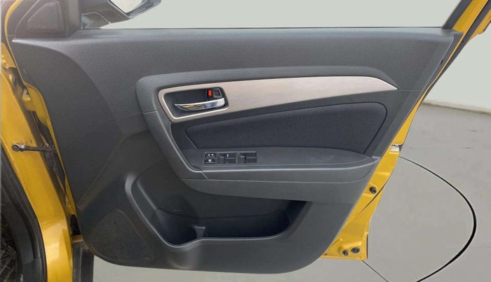 2017 Maruti Vitara Brezza ZDI PLUS DUAL TONE, Diesel, Manual, 76,415 km, Driver Side Door Panels Control
