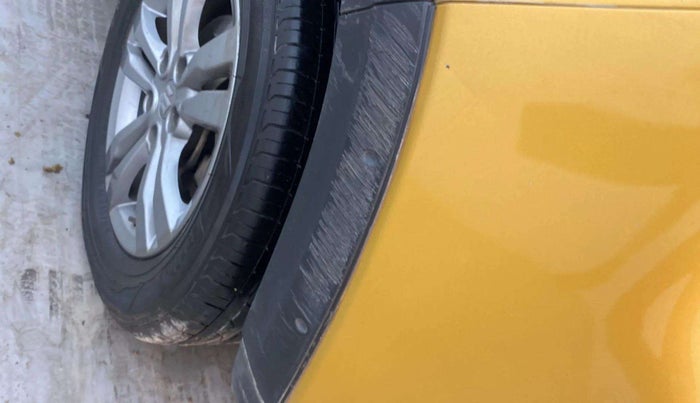 2017 Maruti Vitara Brezza ZDI PLUS DUAL TONE, Diesel, Manual, 76,415 km, Front bumper - Paint has minor damage