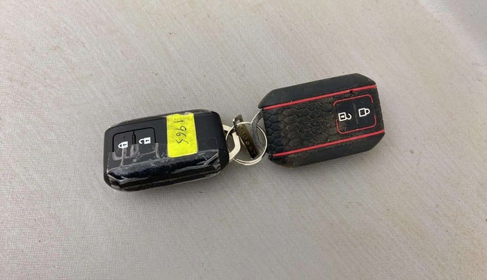 2019 Maruti Baleno ZETA PETROL 1.2, Petrol, Manual, 29,751 km, Key Close Up