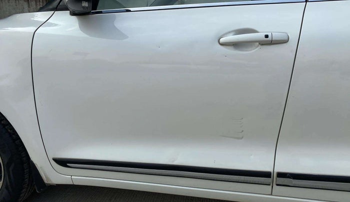 2018 Maruti Swift ZXI PLUS, Petrol, Manual, 47,141 km, Front passenger door - Slightly dented