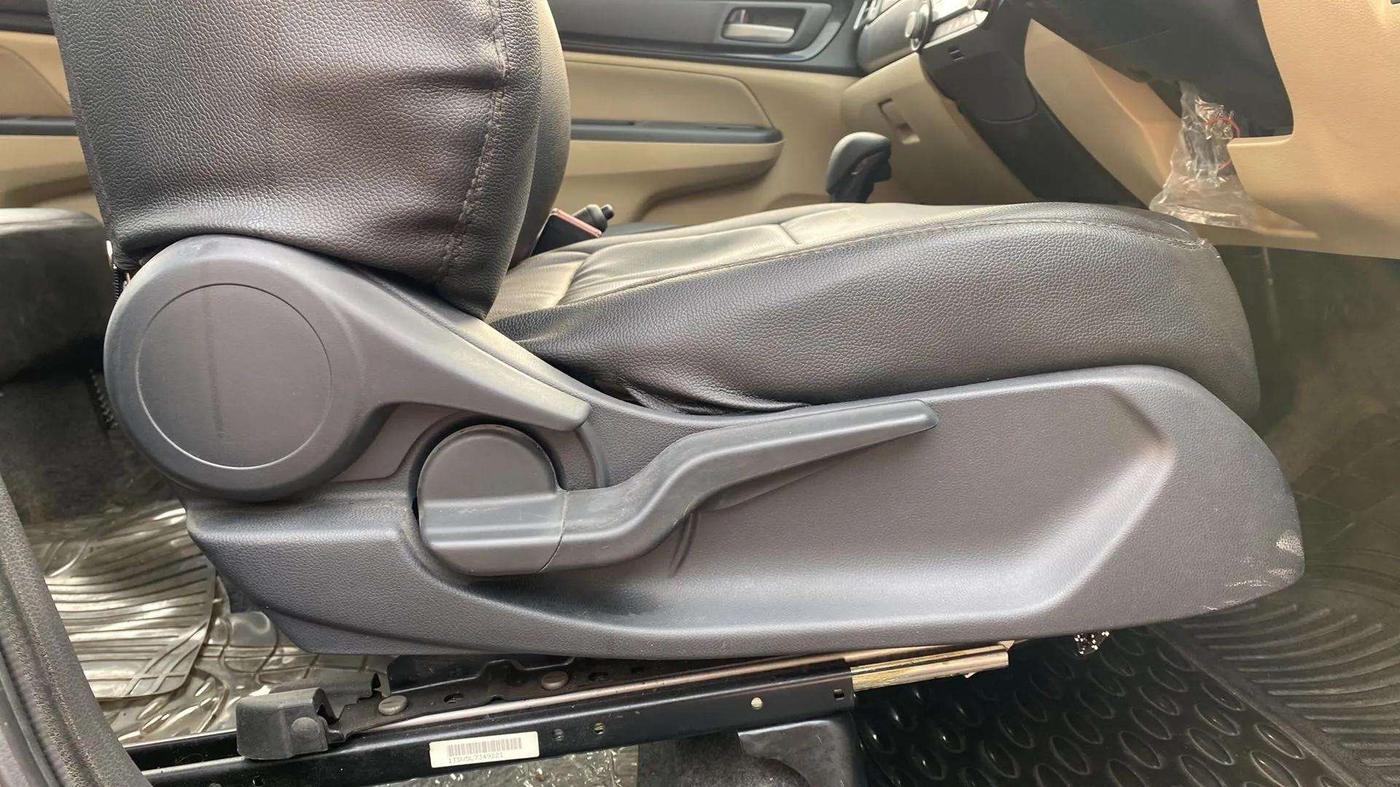 2019 Honda Amaze 1.2L I-VTEC VX CVT, Petrol, Automatic, 11,061 km, Driver Side Adjustment Panel