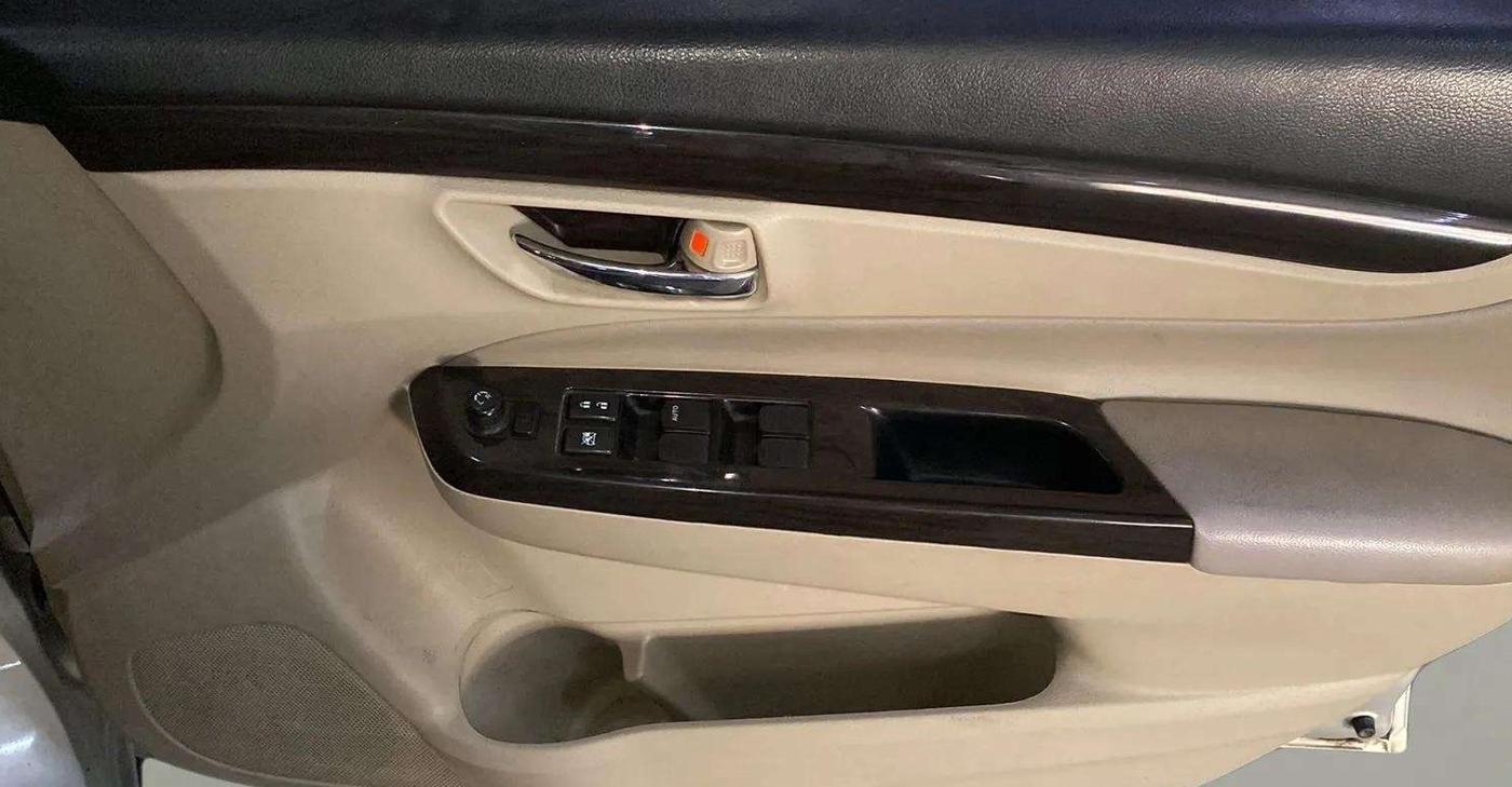 2017 Maruti Ciaz ZETA 1.4  MT PETROL, Petrol, Manual, 67,185 km, Driver Side Door Panels Control