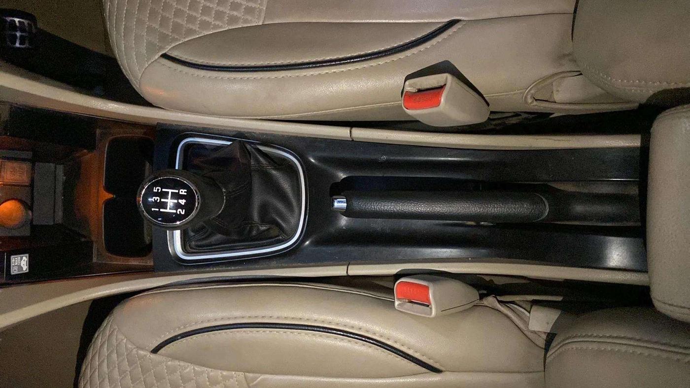 2017 Maruti Ciaz ZETA 1.4  MT PETROL, Petrol, Manual, 67,185 km, Gear Lever