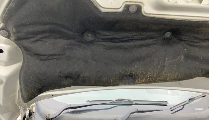 2016 Ford Ecosport TITANIUM 1.5L PETROL AT, CNG, Automatic, 58,813 km, Bonnet (hood) - Insulation cover has minor damage