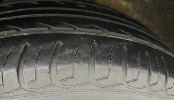 2016 Ford Ecosport TITANIUM 1.5L PETROL AT, CNG, Automatic, 58,813 km, Left Rear Tyre Tread