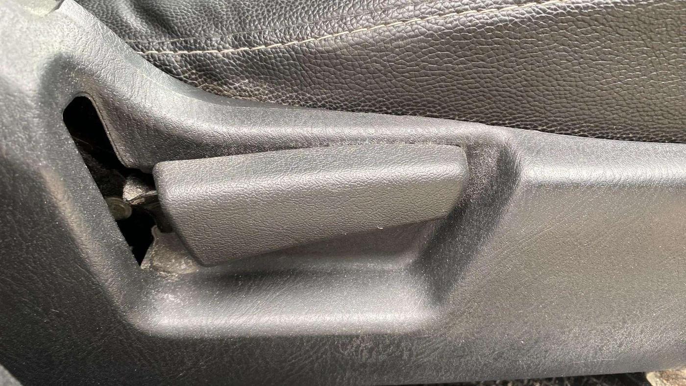 2020 Maruti Alto VXI, Petrol, Manual, 93,915 km, Driver Side Adjustment Panel