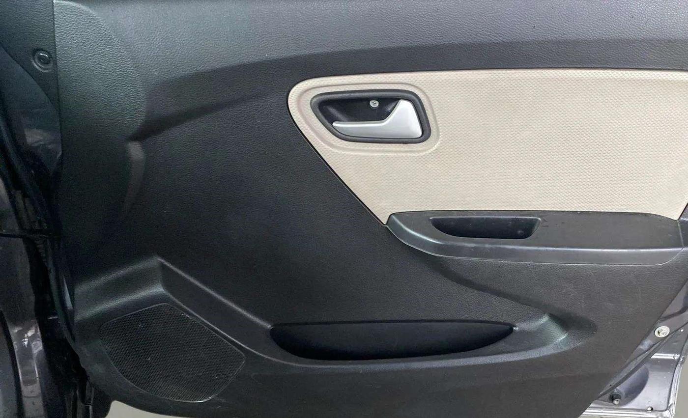 2020 Maruti Alto VXI, Petrol, Manual, 93,915 km, Driver Side Door Panels Control