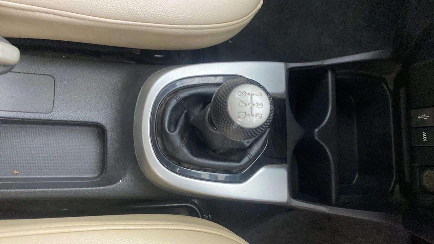 2017 Honda Jazz 1.2L I-VTEC SV, CNG, Manual, 61,100 km, Gear Lever