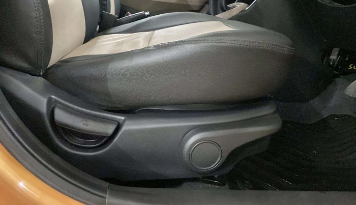 2016 Hyundai Grand i10 ASTA (O) 1.2 KAPPA VTVT, Petrol, Manual, 47,699 km, Driver Side Adjustment Panel