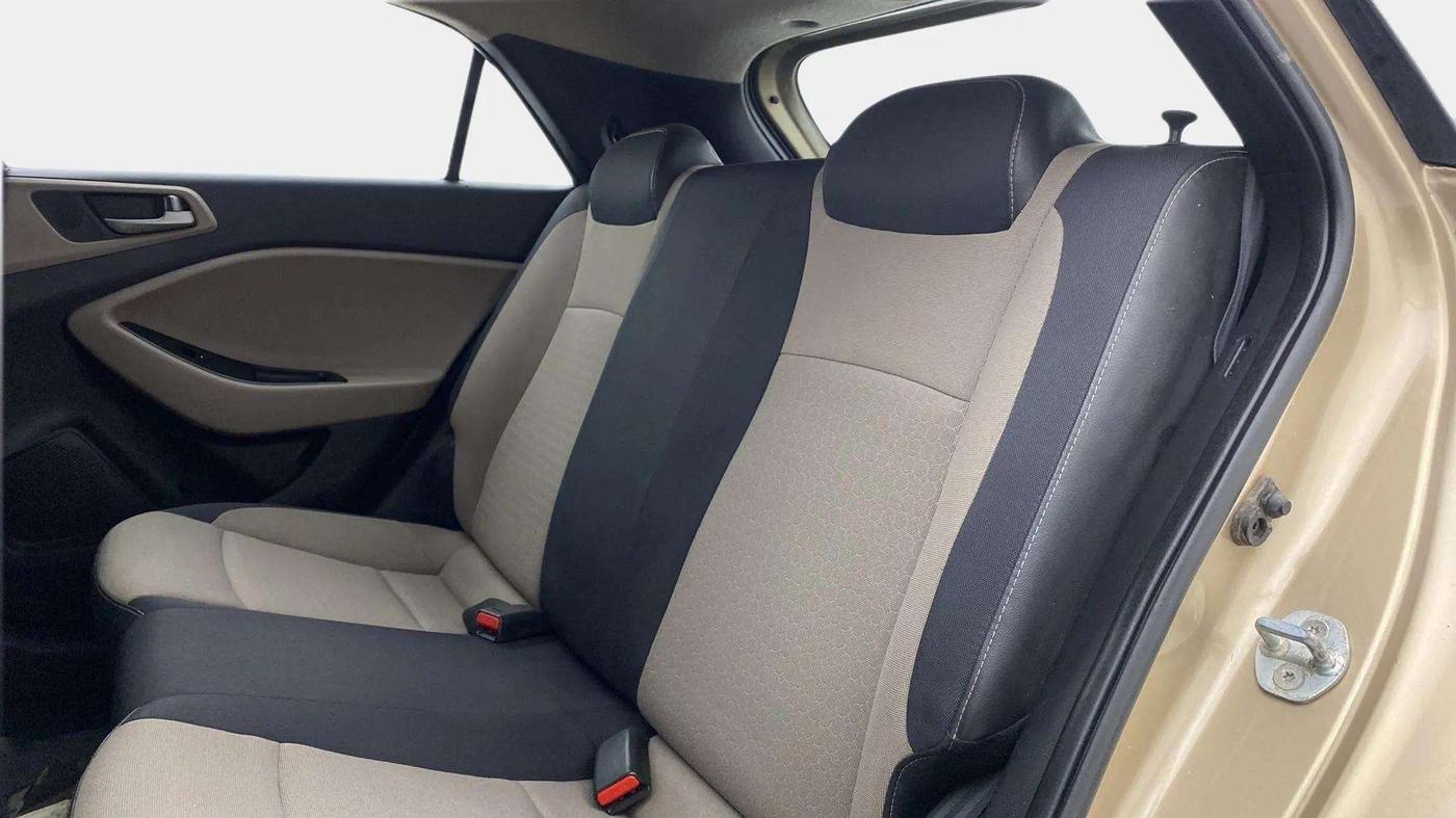 2014 Hyundai Elite i20 MAGNA 1.2, CNG, Manual, 89,308 km, Right Side Rear Door Cabin