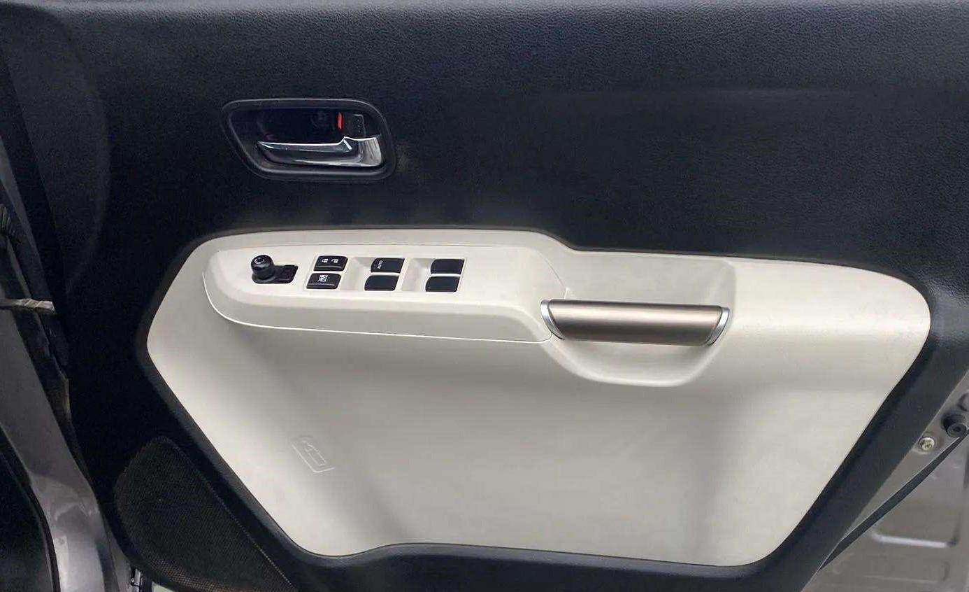 2018 Maruti IGNIS ZETA 1.2, Petrol, Manual, 54,363 km, Driver Side Door Panels Control