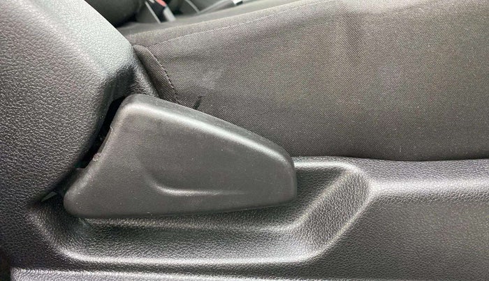 2019 Renault Kwid RXT 1.0 AMT, Petrol, Automatic, 9,085 km, Driver Side Adjustment Panel