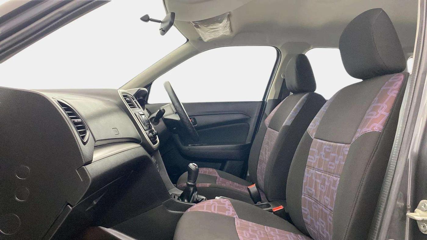 2020 Maruti Vitara Brezza VXI, Petrol, Manual, 31,906 km, Right Side Front Door Cabin
