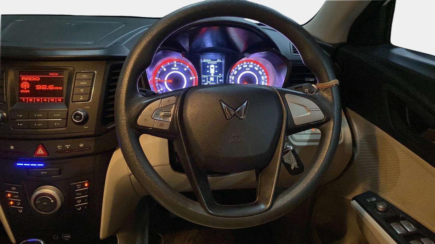 2023 Mahindra XUV300 W6 1.5 Diesel, Diesel, Manual, 14,902 km, Steering Wheel Close Up