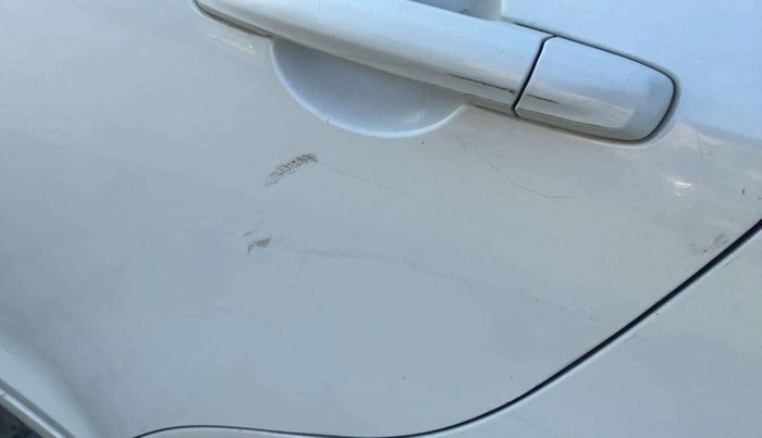 2017 Maruti Swift ZXI, Petrol, Manual, 74,970 km, Rear left door - Minor scratches