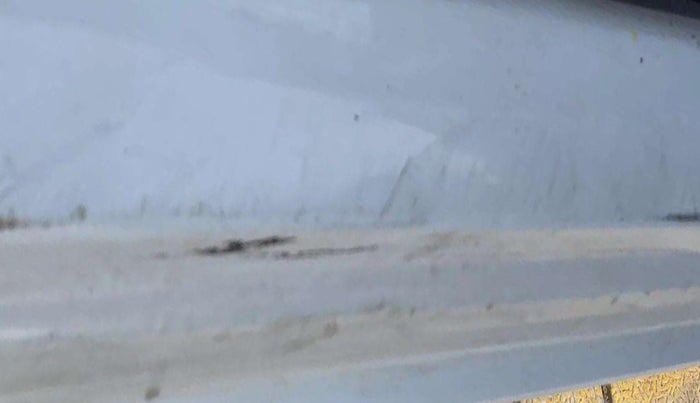 2017 Maruti Swift ZXI, Petrol, Manual, 74,970 km, Right running board - Minor scratches