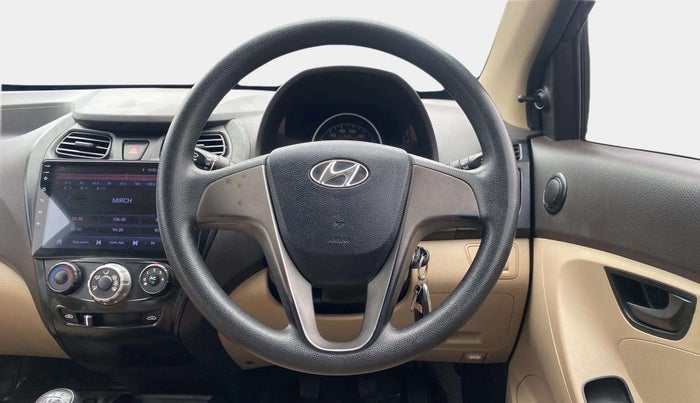 2016 Hyundai Eon MAGNA + AIRBAG, Petrol, Manual, 41,898 km, Steering Wheel Close Up