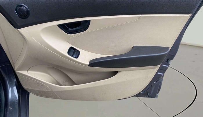 2016 Hyundai Eon MAGNA + AIRBAG, Petrol, Manual, 41,898 km, Driver Side Door Panels Control