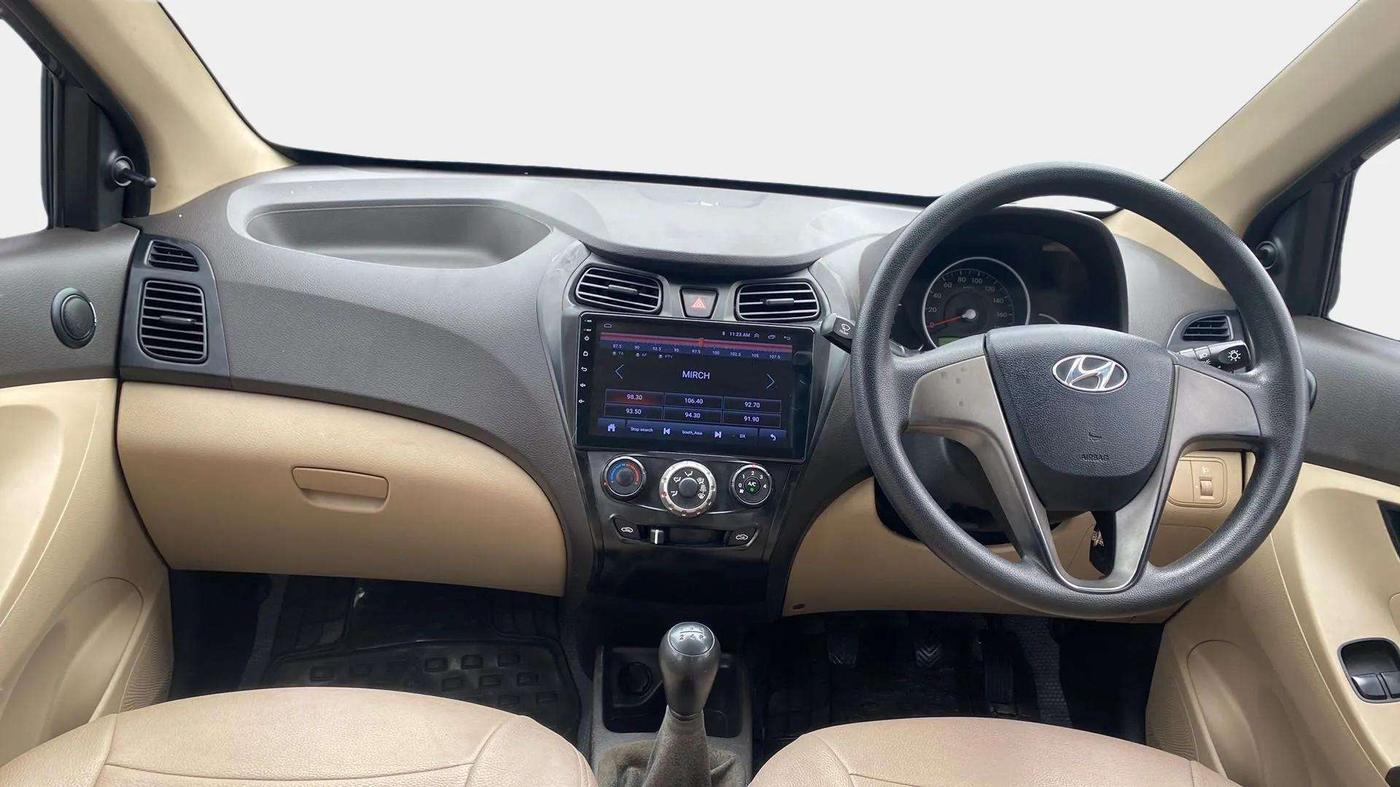 2016 Hyundai Eon MAGNA + AIRBAG, Petrol, Manual, 41,898 km, Dashboard