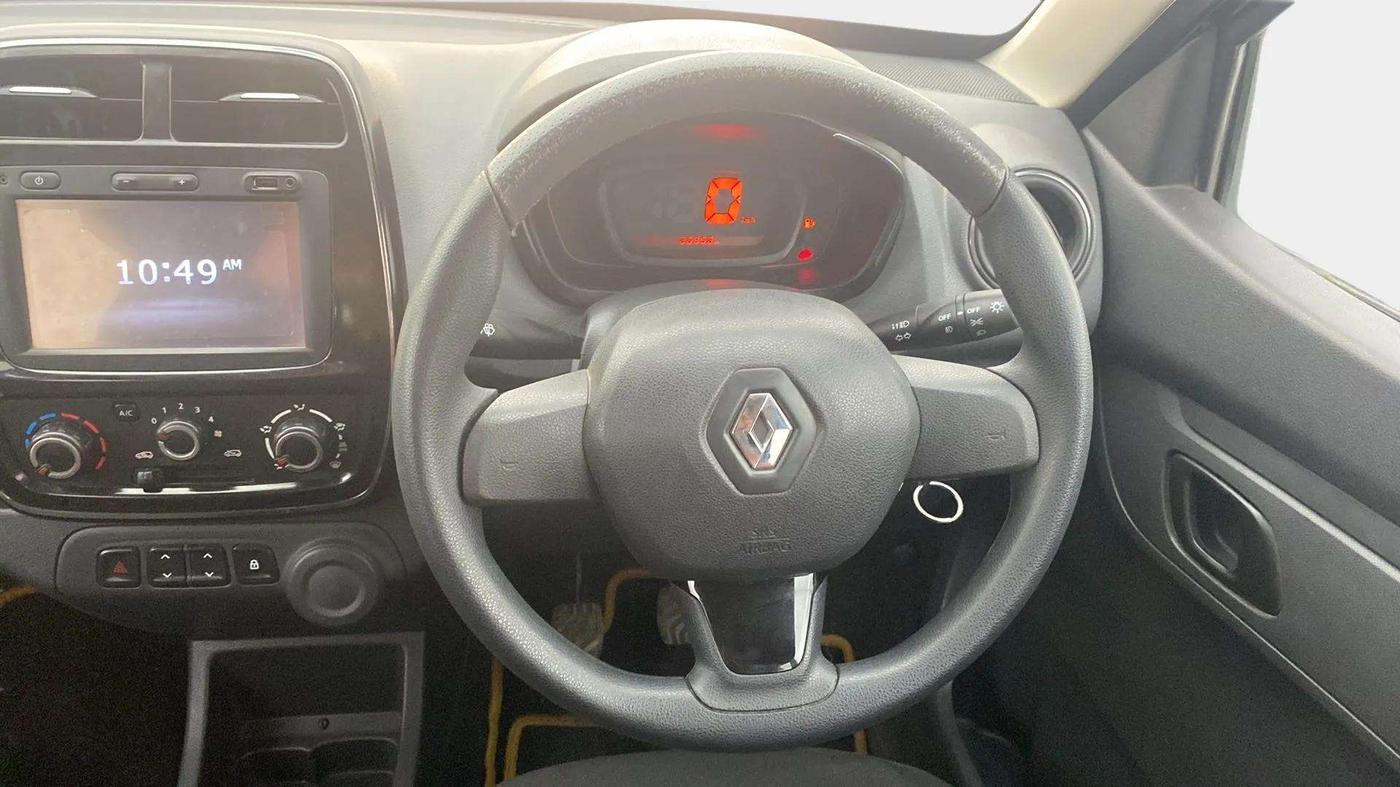 2015 Renault Kwid RXT 0.8 (O), Petrol, Manual, 27,017 km, Steering Wheel Close Up