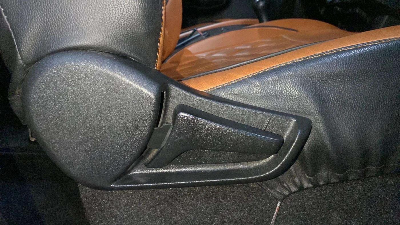 2021 Maruti S PRESSO VXI+, Petrol, Manual, 19,354 km, Driver Side Adjustment Panel