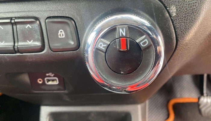 2019 Renault Kwid RXT 1.0 AMT (O), Petrol, Automatic, 22,374 km, Gear Lever