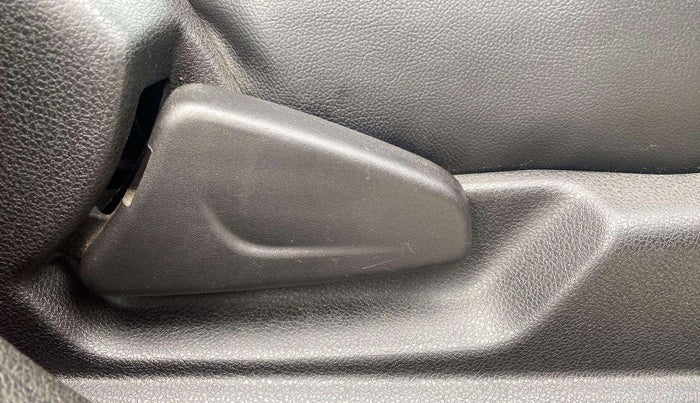 2019 Renault Kwid RXT 1.0 AMT (O), Petrol, Automatic, 22,374 km, Driver Side Adjustment Panel