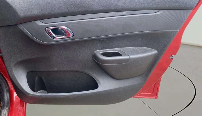 2019 Renault Kwid RXT 1.0 AMT (O), Petrol, Automatic, 22,374 km, Driver Side Door Panels Control