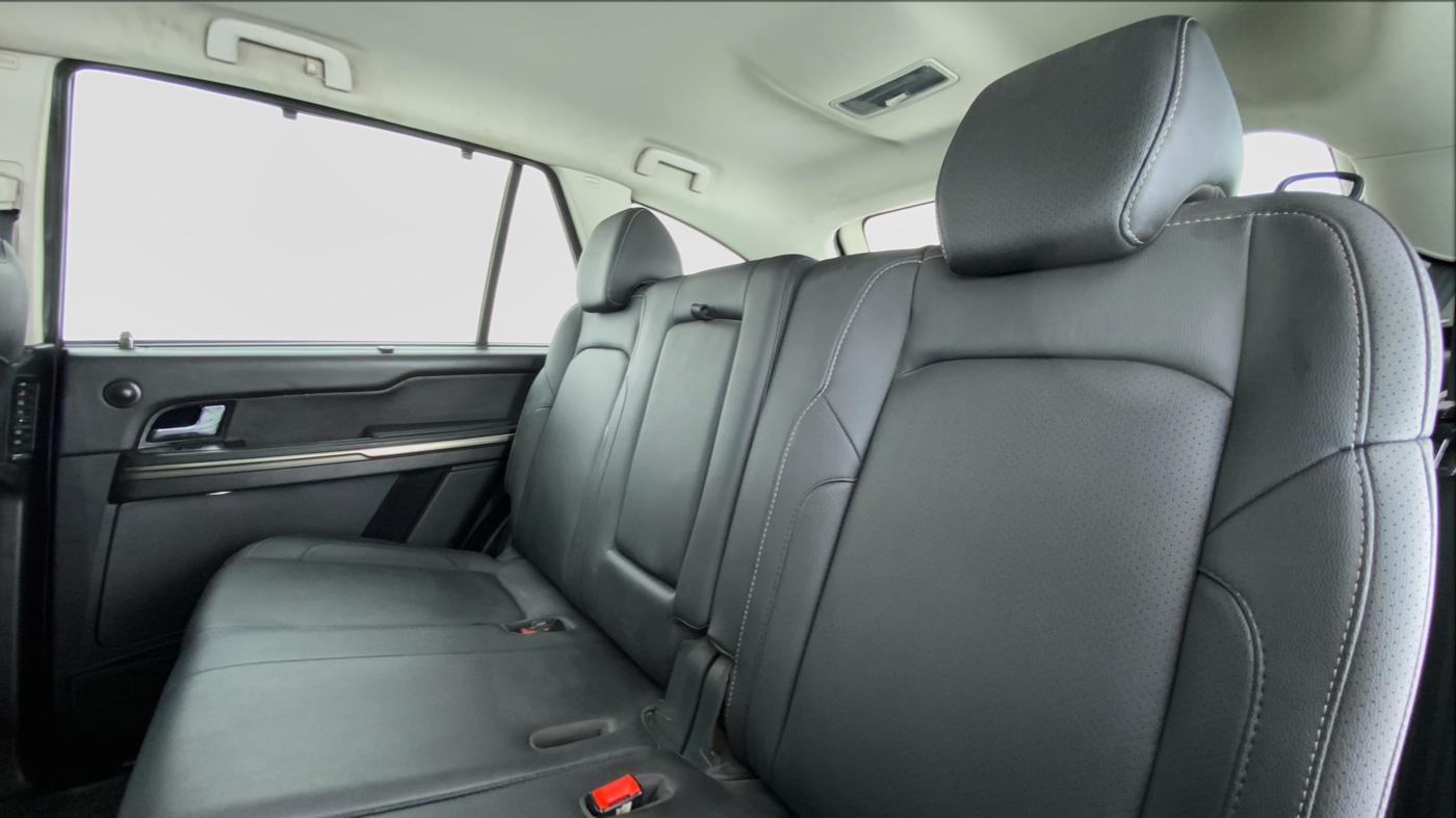 2017 Tata Hexa Varicor 400 XT 4X4, Diesel, Manual, 95,570 km, Right Side Rear Door Cabin