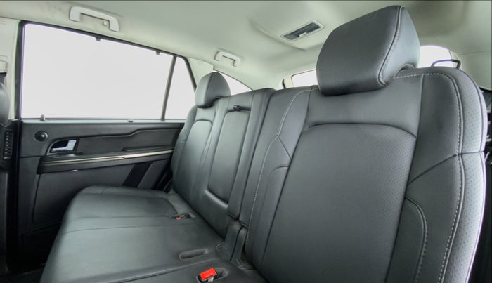 2017 Tata Hexa Varicor 400 XT 4X4, Diesel, Manual, 95,570 km, Right Side Rear Door Cabin