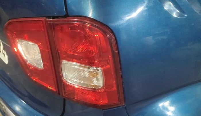 2017 Maruti IGNIS ZETA 1.2 AMT, Petrol, Automatic, 93,112 km, Right tail light - Minor damage