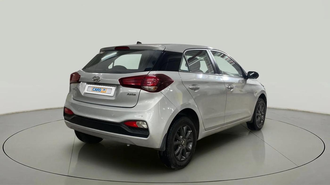 2018 Hyundai Elite i20 ASTA 1.2  CVT, Petrol, Automatic, 13,788 km, Right Back Diagonal