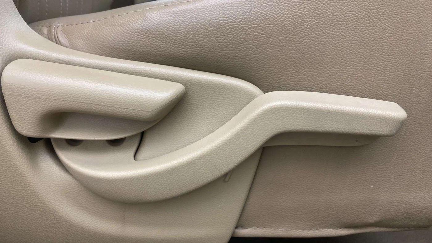 2016 Honda Amaze 1.5L I-DTEC SX, Diesel, Manual, 81,230 km, Driver Side Adjustment Panel