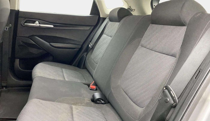 2019 KIA SELTOS HTK PLUS 1.5, Petrol, Manual, 64,624 km, Right Side Rear Door Cabin