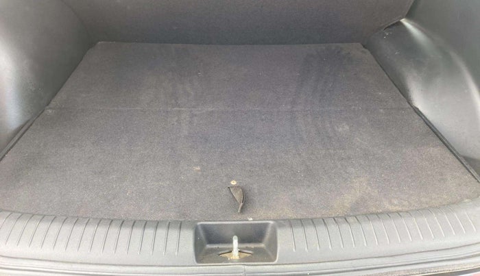 2017 Hyundai Creta E PLUS 1.6 PETROL, Petrol, Manual, 69,643 km, Boot Inside