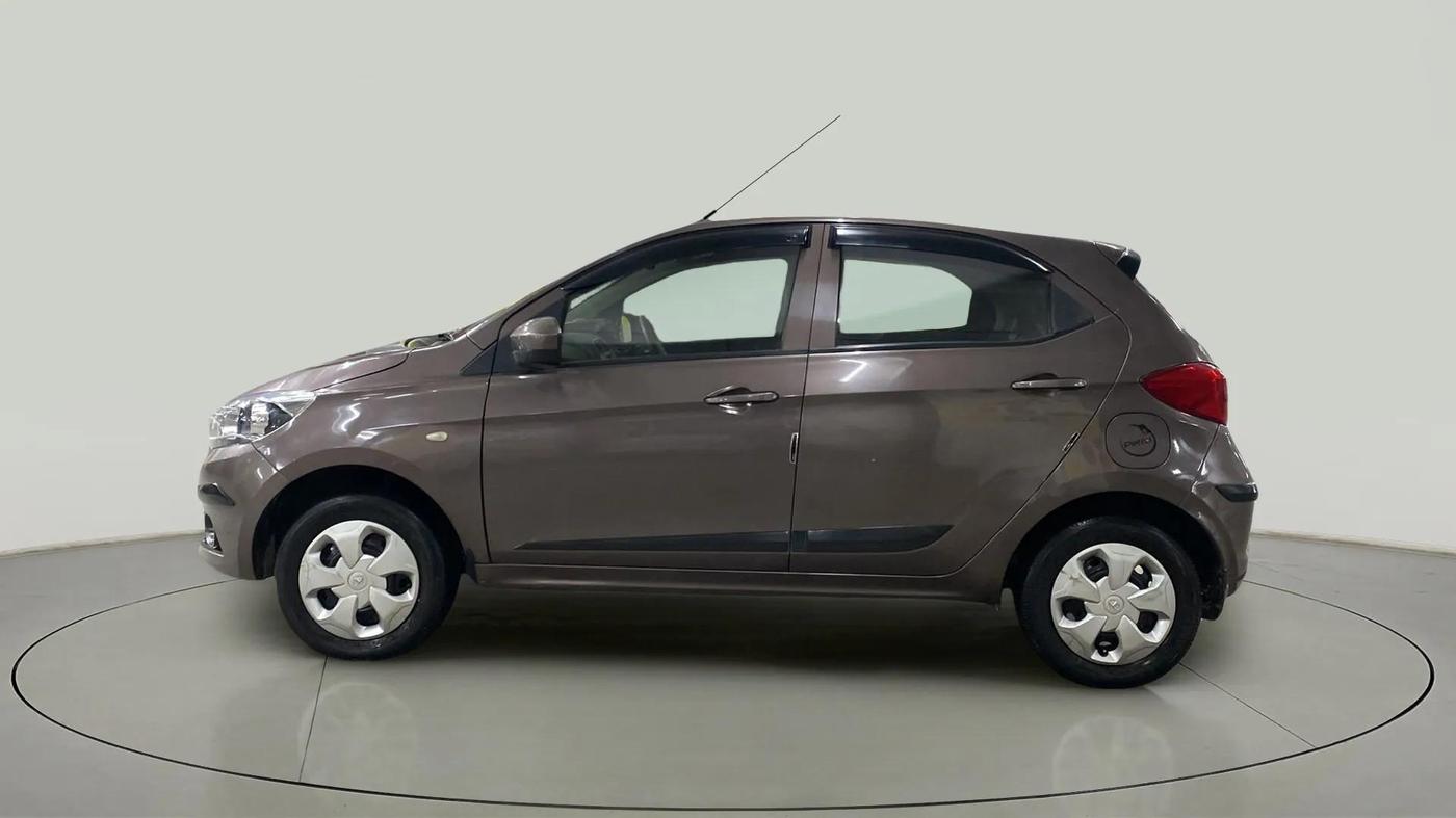 2017 Tata Tiago XT PETROL, Petrol, Manual, 40,015 km, Left Side