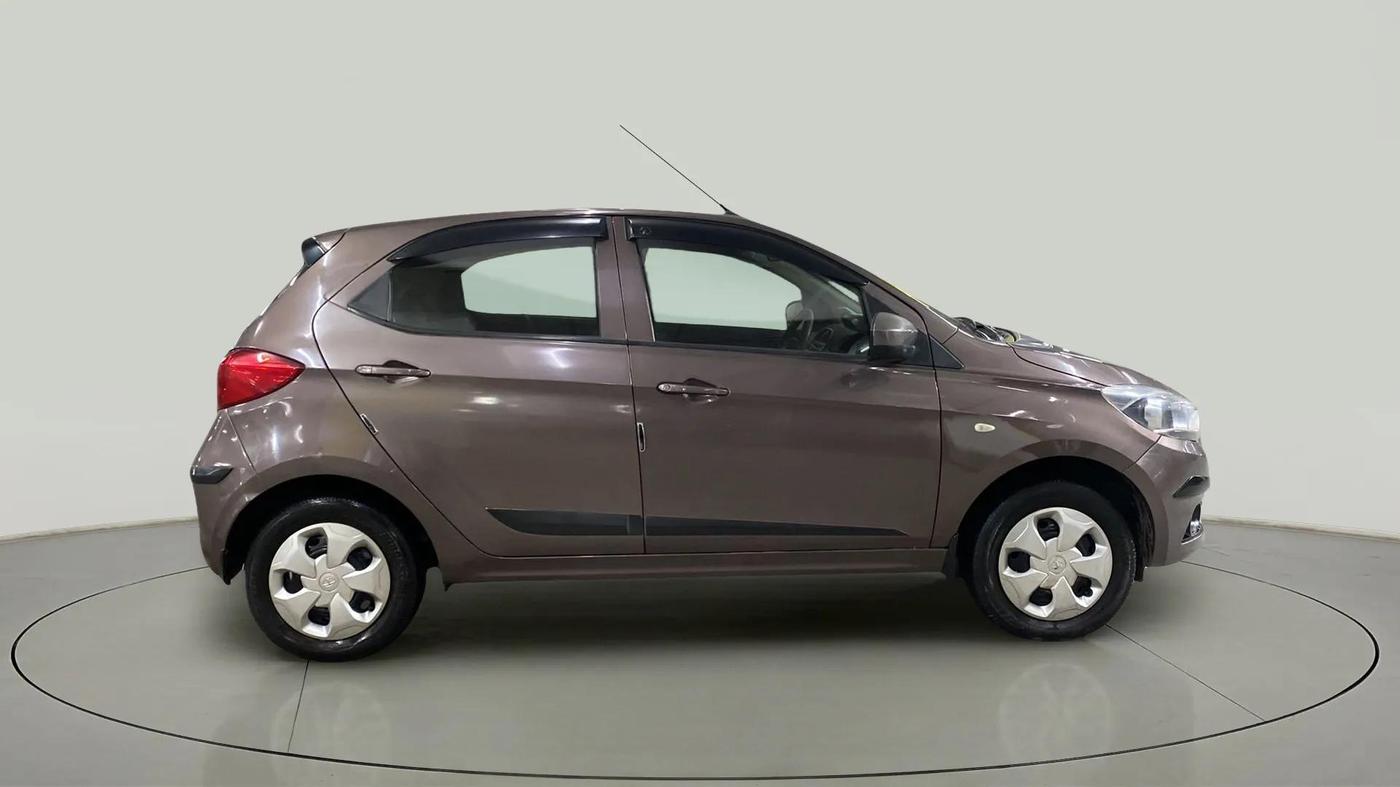 2017 Tata Tiago XT PETROL, Petrol, Manual, 40,015 km, Right Side View