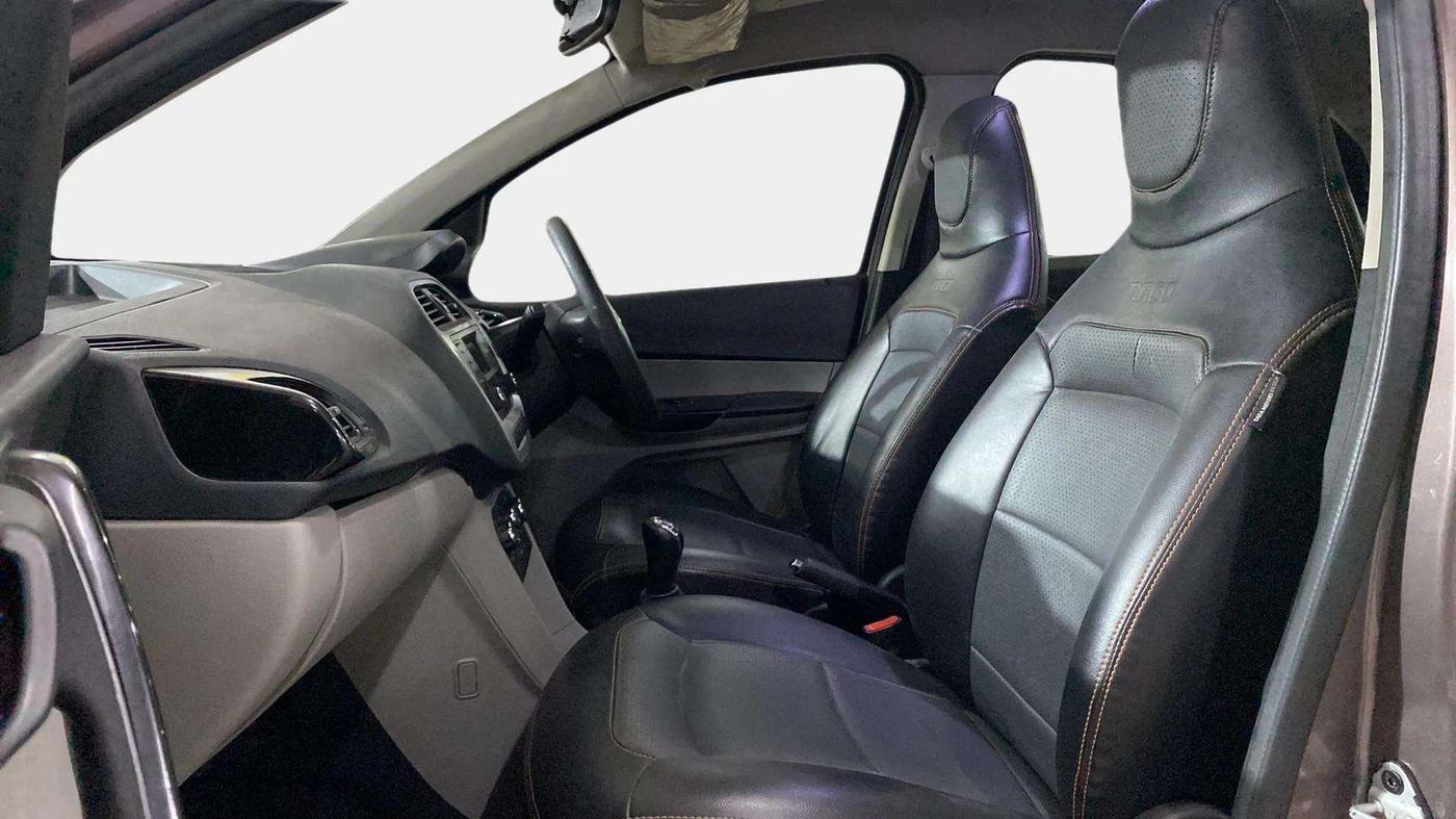 2017 Tata Tiago XT PETROL, Petrol, Manual, 40,015 km, Right Side Front Door Cabin